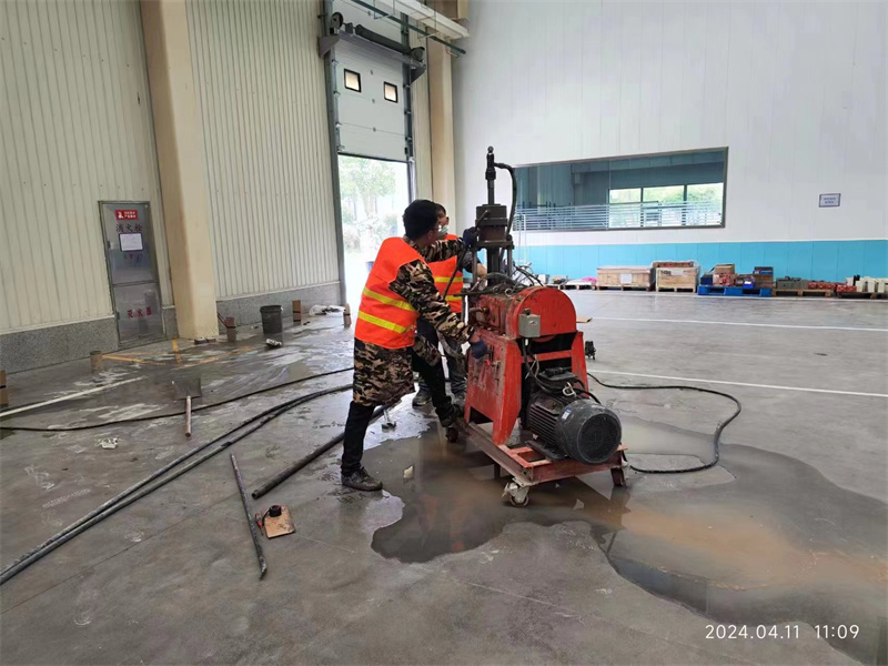 鹿寨厂房地面下沉塌陷注浆加固施工